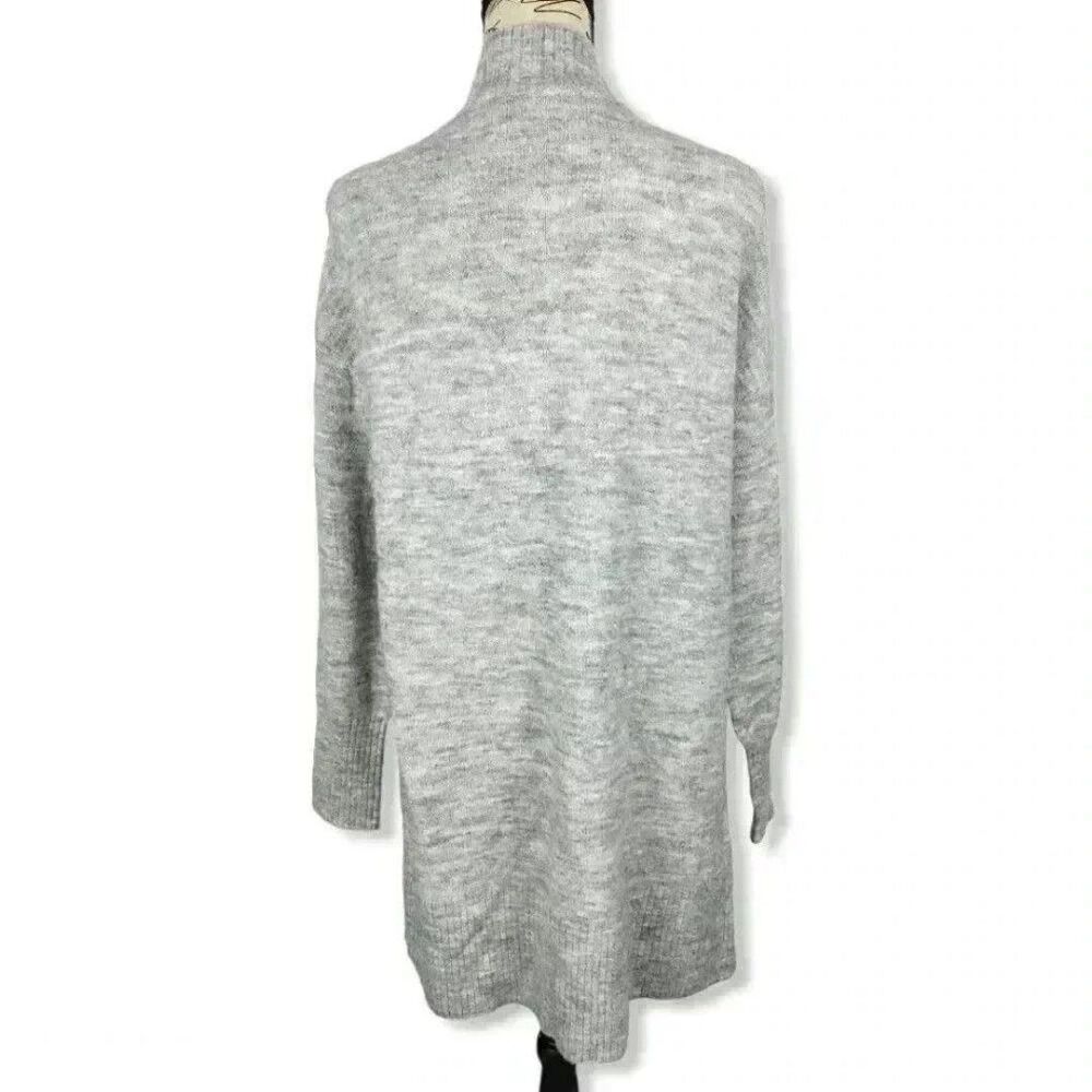 Chelsea 28- Gray cardigan- S